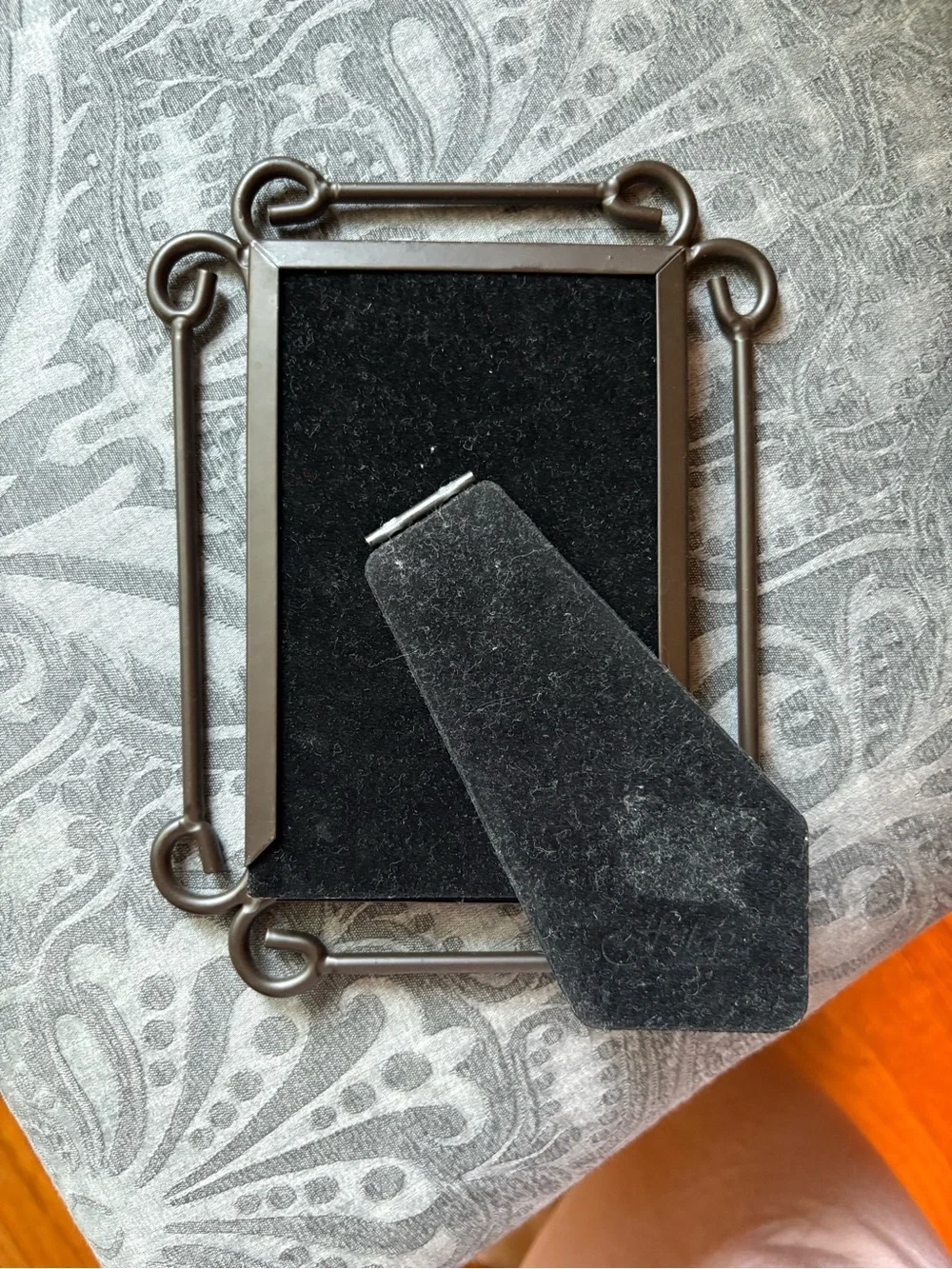 Fetco Home Decor Scroll 4x6 Metal Picture Frame - Bronze (Excellent Condition!)